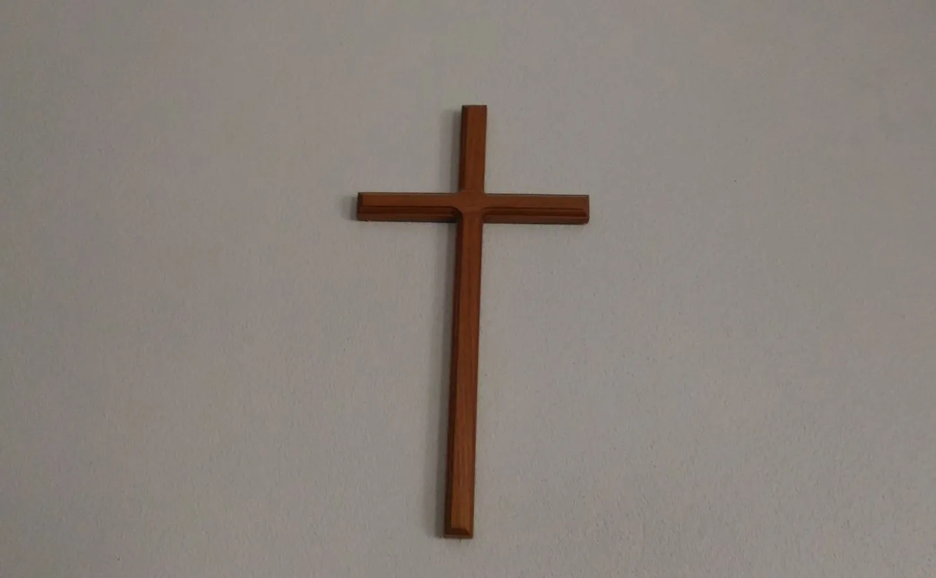 Czy Polacy akceptują obecności Kościoła w polityce i krzyży w miejscach publicznych? SONDAŻ