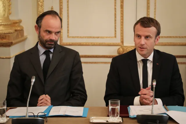 Francuzi chcą na prezydenta Philippe'a, nie Macrona