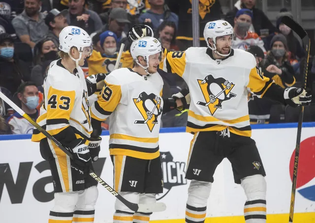 NHL. Hokeiści Lightning i Penguins z awansem do fazy play-off