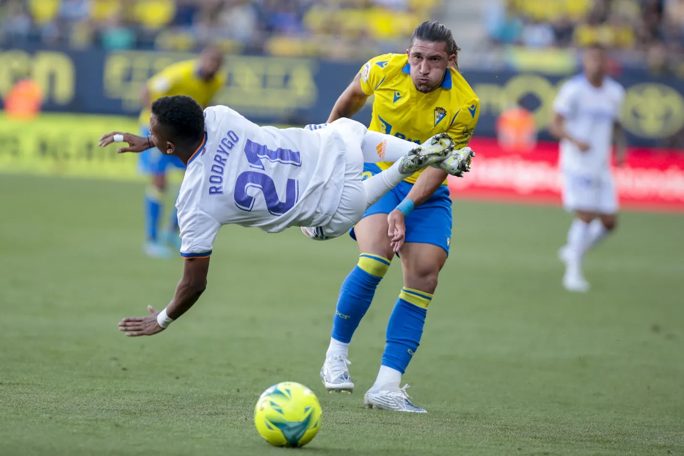 Real wystawił rezerwy, Barcelona wicemistrzem, spadek Alaves