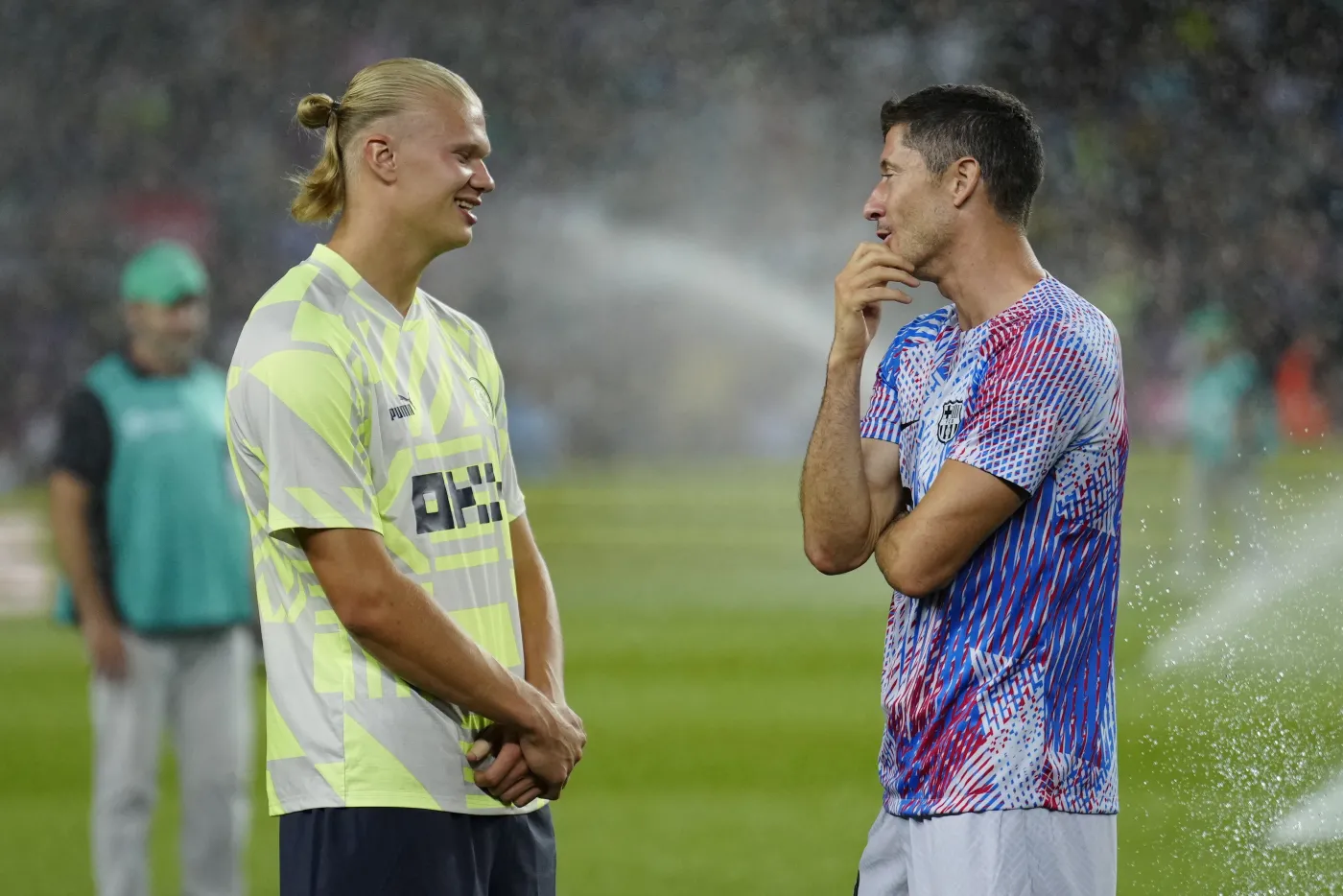 Remis Barcelony z Manchesterem City. Lewandowski mecz oglądał z ławki [WIDEO]