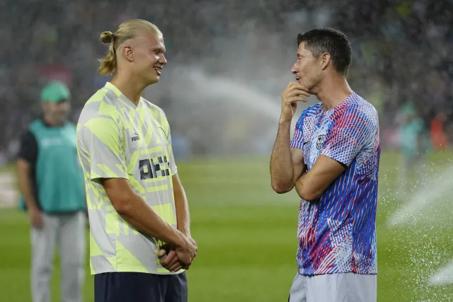 Remis Barcelony z Manchesterem City. Lewandowski mecz oglądał z ławki [WIDEO]