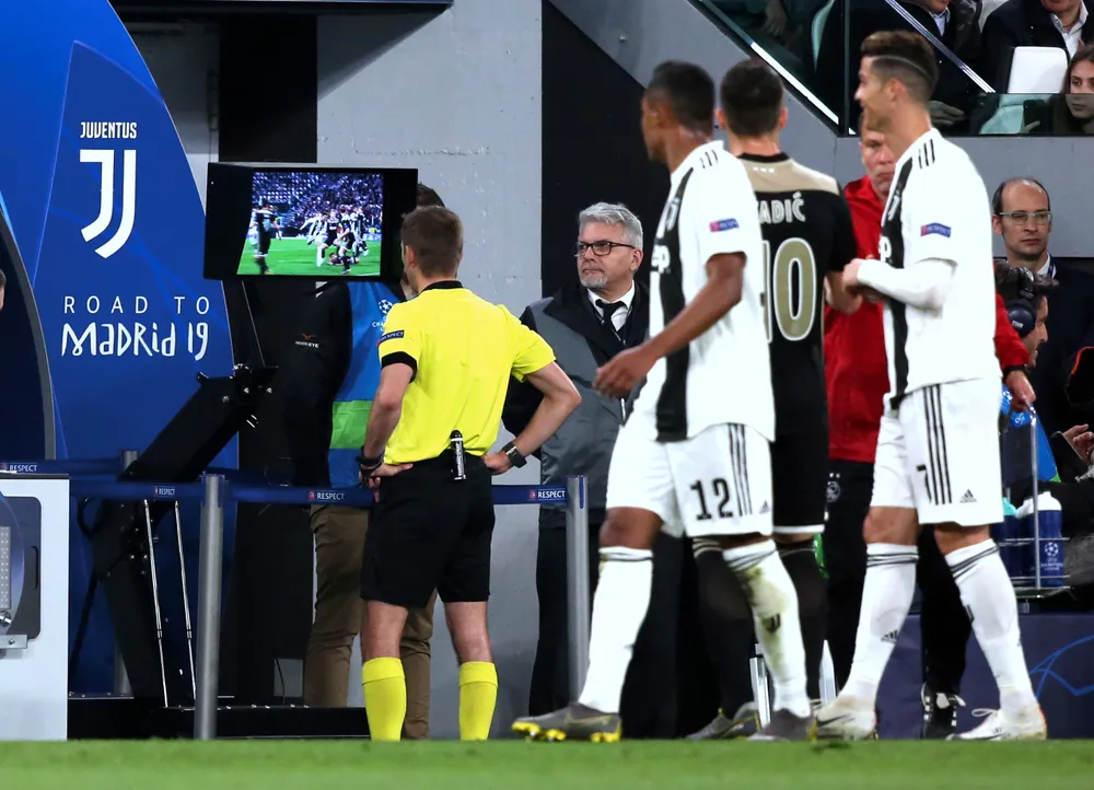 UEFA chce wykorzenić "symulowanie" w Lidze Mistrzów