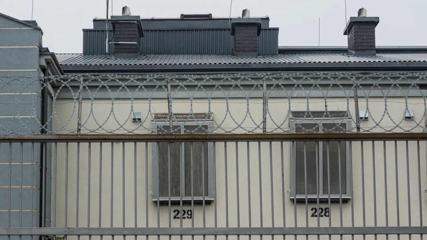 Skazany za znęcanie się nad psami nie trafił do więzienia przez zwłokę pracownika sądu