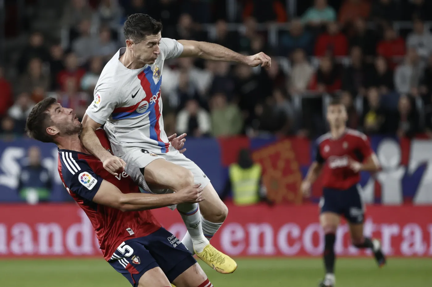 Lewandowski "wyrzucony" z boiska. Zobacz, za co obejrzał czerwoną kartkę [WIDEO]