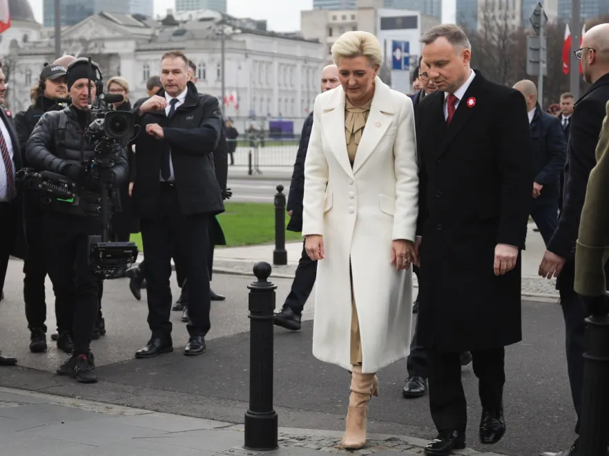 Do tej stylizacji trzeba było odwagi: Agata Duda błyszczała na obchodach Święta Niepodległości. FOTO