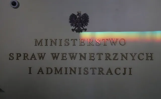 MSWiA: Stopnie alarmowe BRAVO i CHARLIE-CRP przedłużone do końca lutego