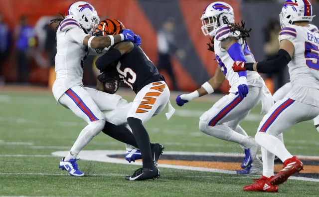 Liga NFL. Zawodnik Buffalo Bills w stanie krytycznym po utracie przytomności w trakcie meczu