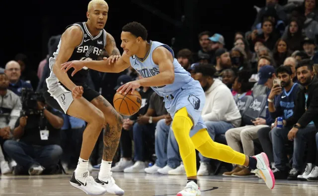 Liga NBA. Siedem punktów Sochana, porażka Spurs z Grizzlies [WIDEO]