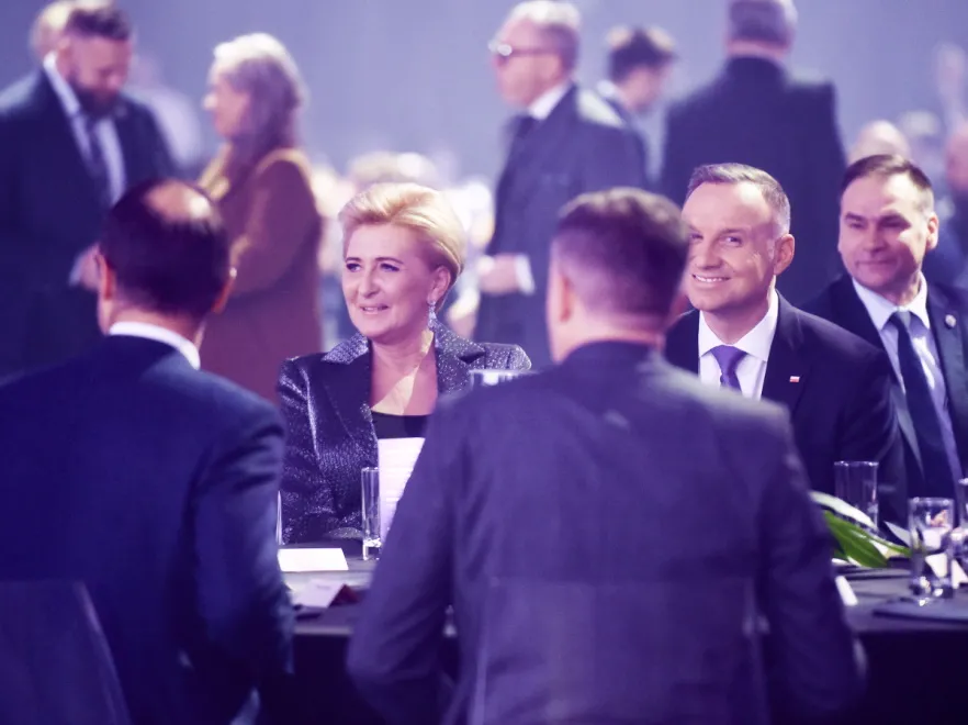 Karnawałowa elegancja. Błyszcząca Agata Duda na Noworocznym Spotkaniu Rodziny Olimpijskiej [FOTO]