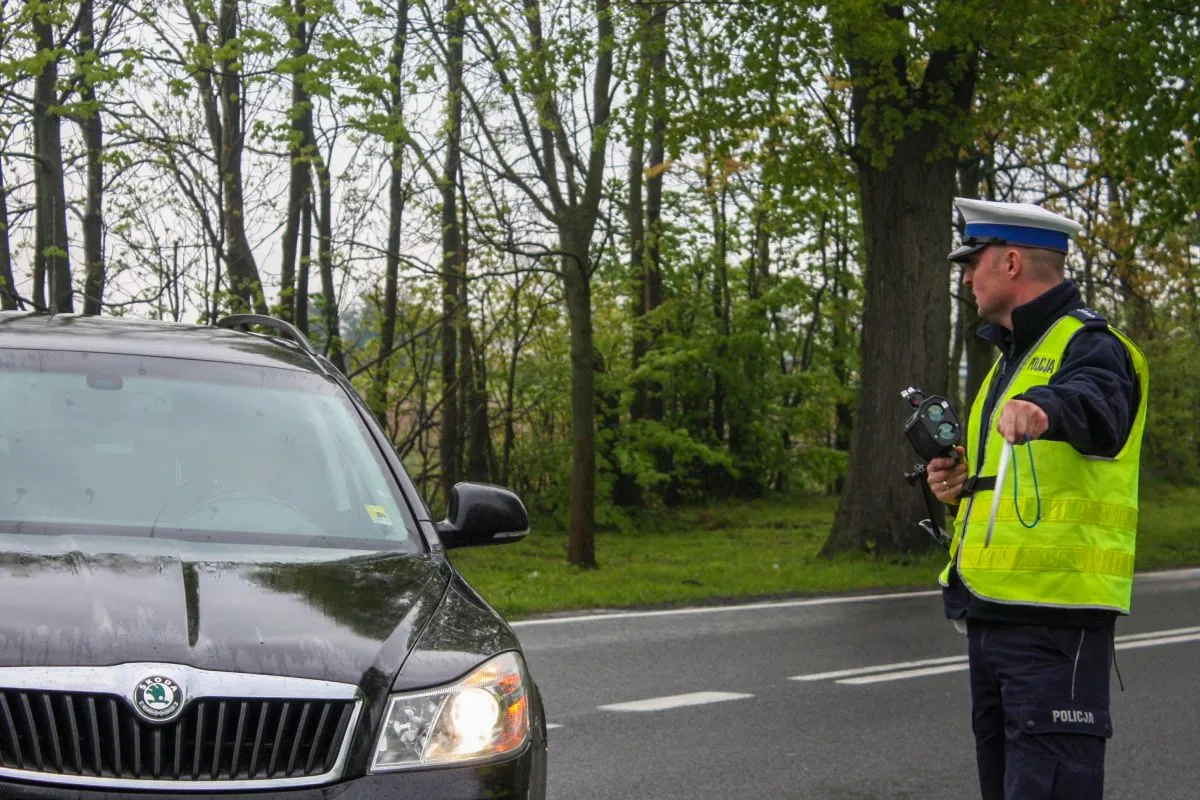 Jedna walizka za dużo w bagażniku? Uważaj na kilogramy. Nadbagaż w aucie kosztuje nawet 3 tys. zł