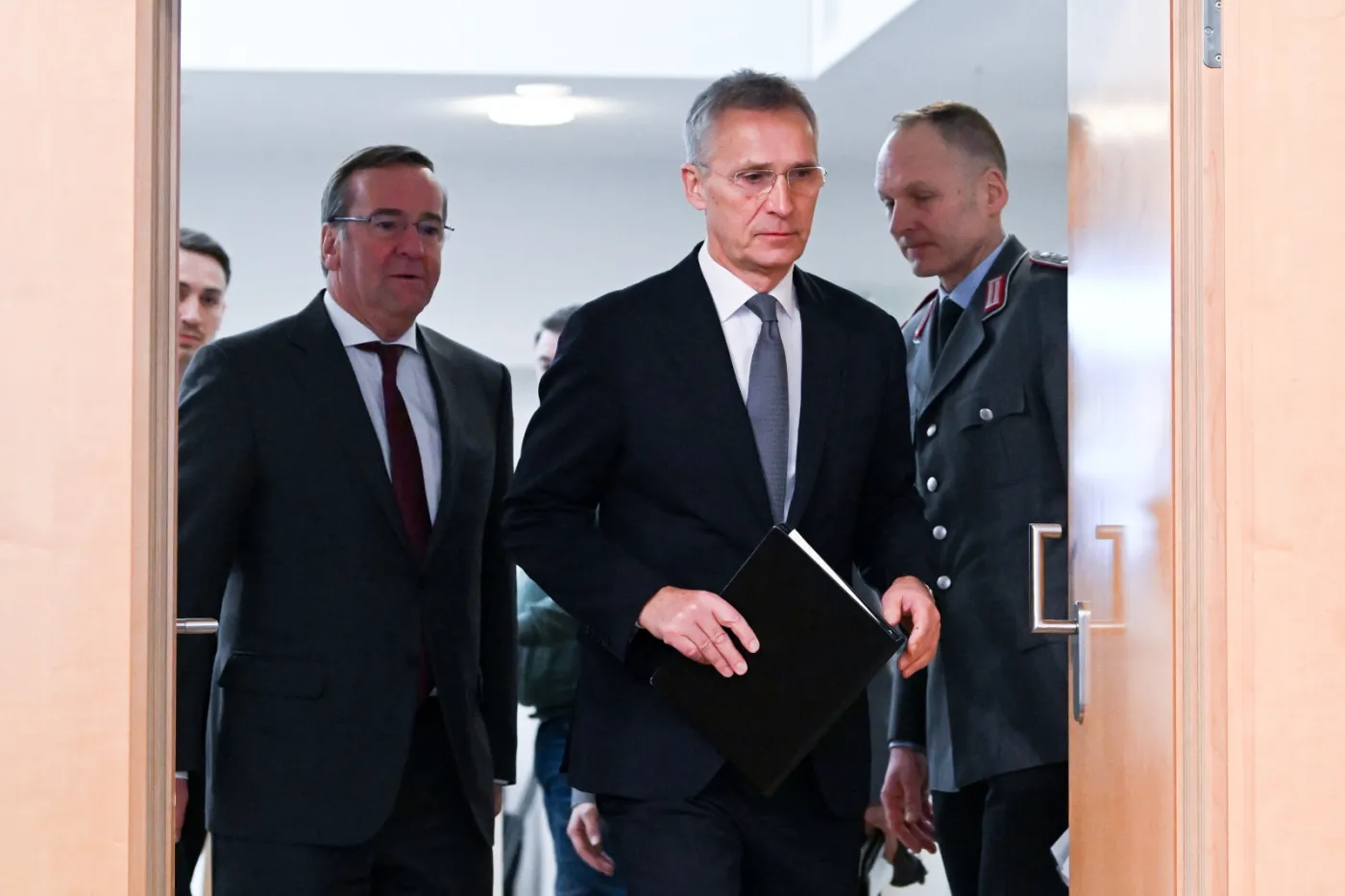 Stoltenberg po spotkaniu z Pistoriusem: Niemiecka broń każdego dnia ratuje życie w Ukrainie