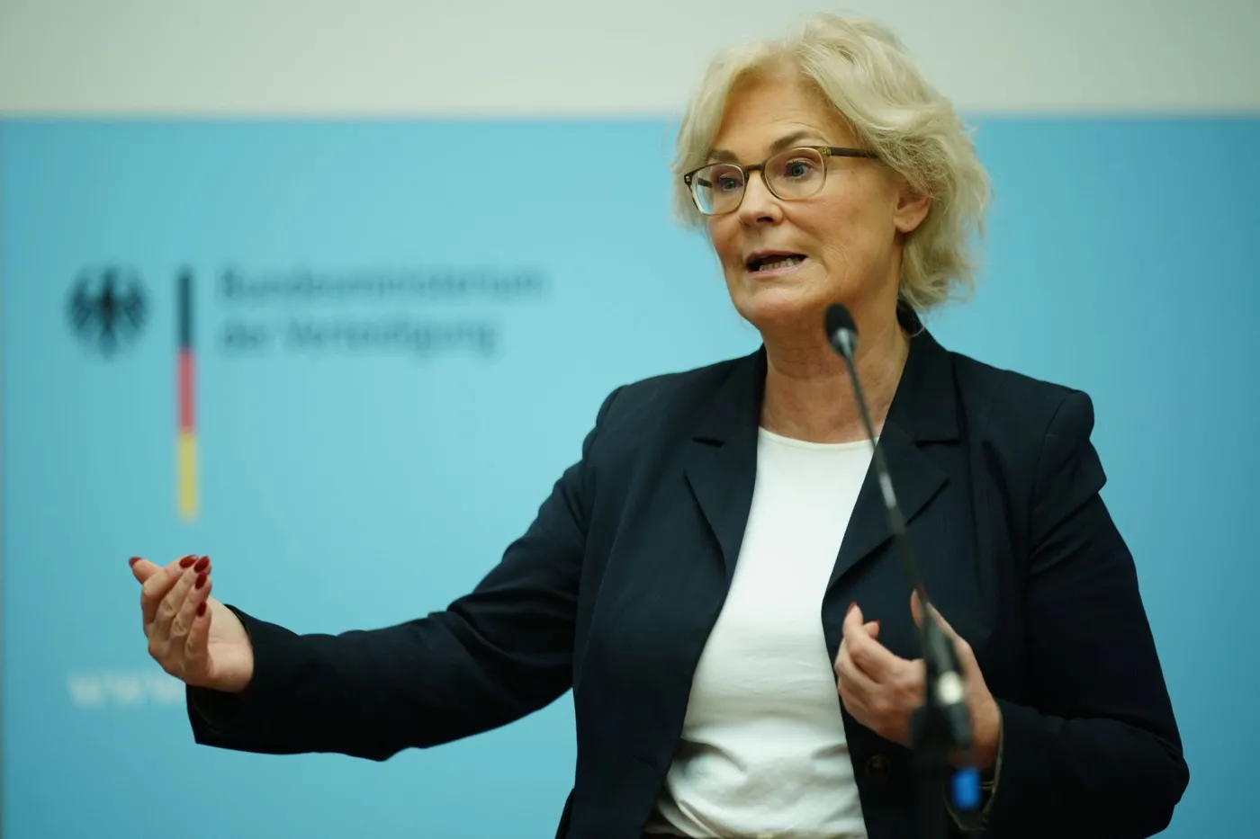 Christine Lambrecht rezygnuje. Następcę Olaf Scholz wskaże "w stosownym czasie"