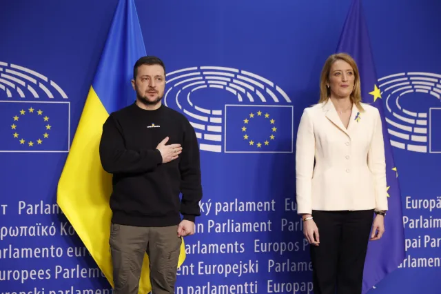 Prezydent Zełenski w PE: Staję przed wami, żeby bronić prawa Ukrainy powrotu do domu