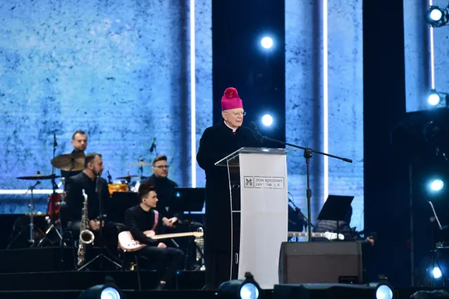Abp Jędraszewski przed kamerami TVP w Wadowicach. "Jan Paweł II nieustannie płacił za wolność"