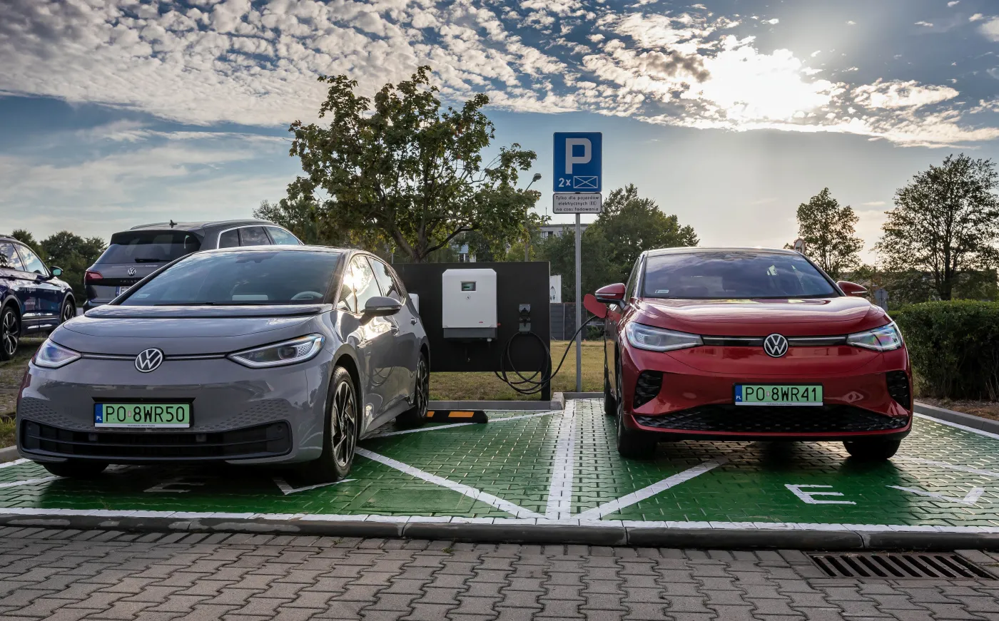 Polacy chcą większego zasięgu aut elektrycznych. 400 km to za mało?
