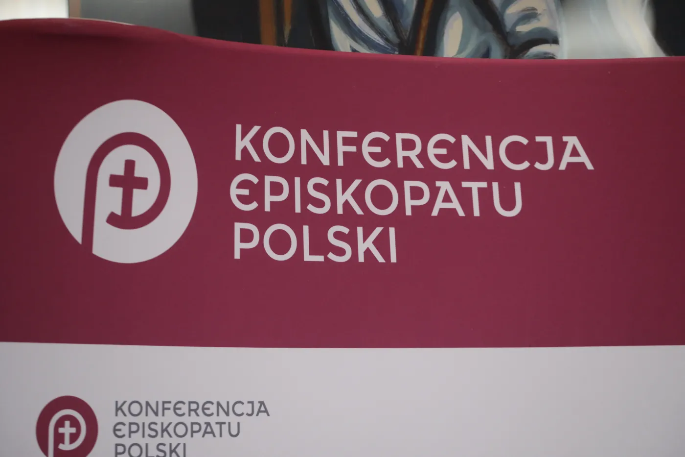KEP rusza z kampanią informacyjną. W tle ofiary wykorzystania seksualnego w Kościele