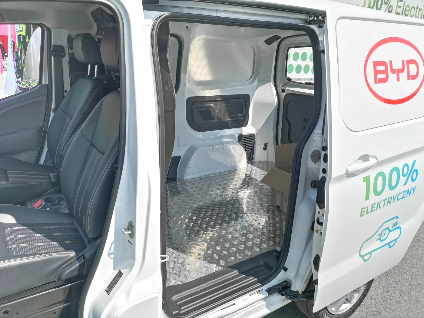 byd-37815512.jpg
