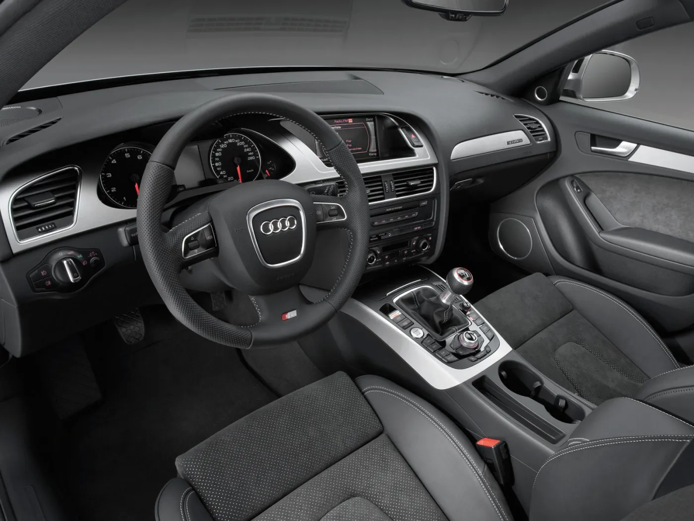 16_audia4b813.jpg