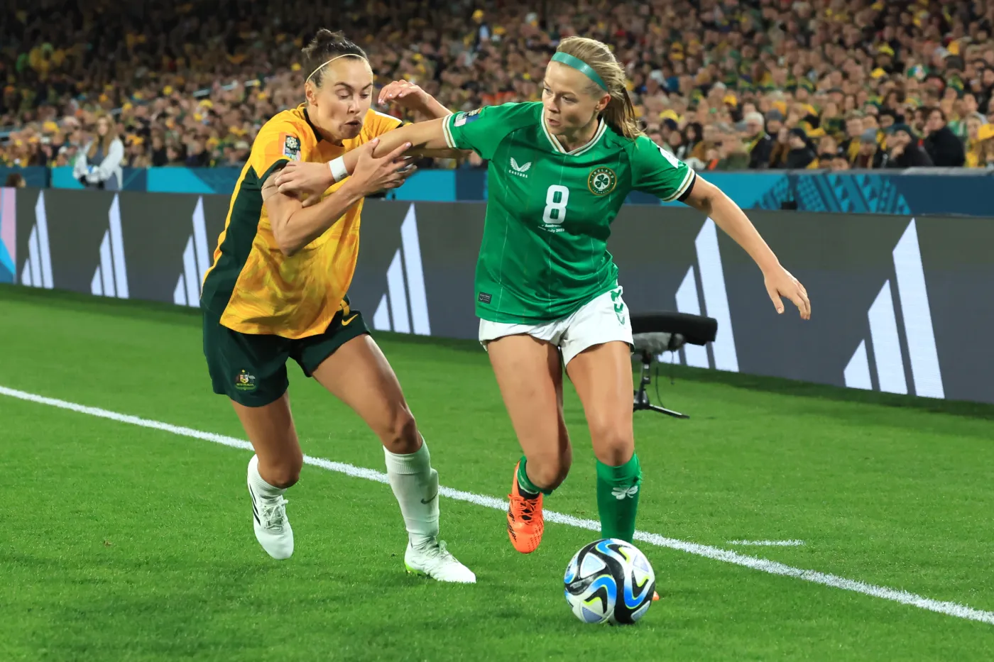 Caitlin Foord i Ruesha Littlejohn