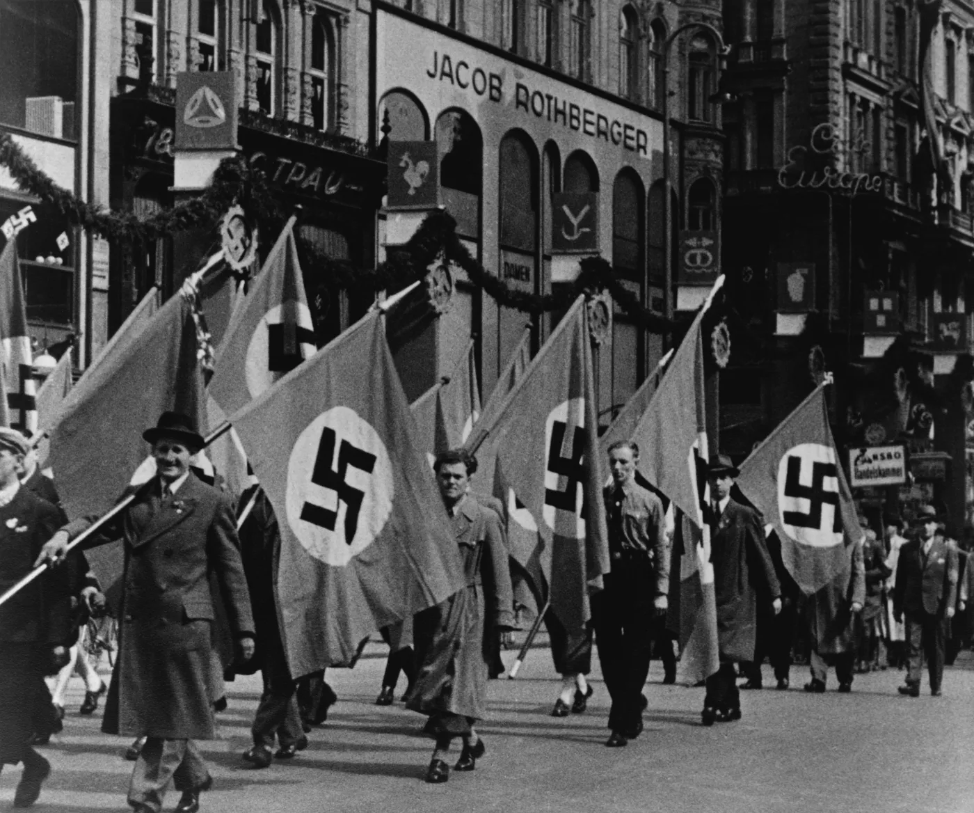 Parada nazistów w Wiedniu. Maj 1938 Naziści Nazizm Hitler