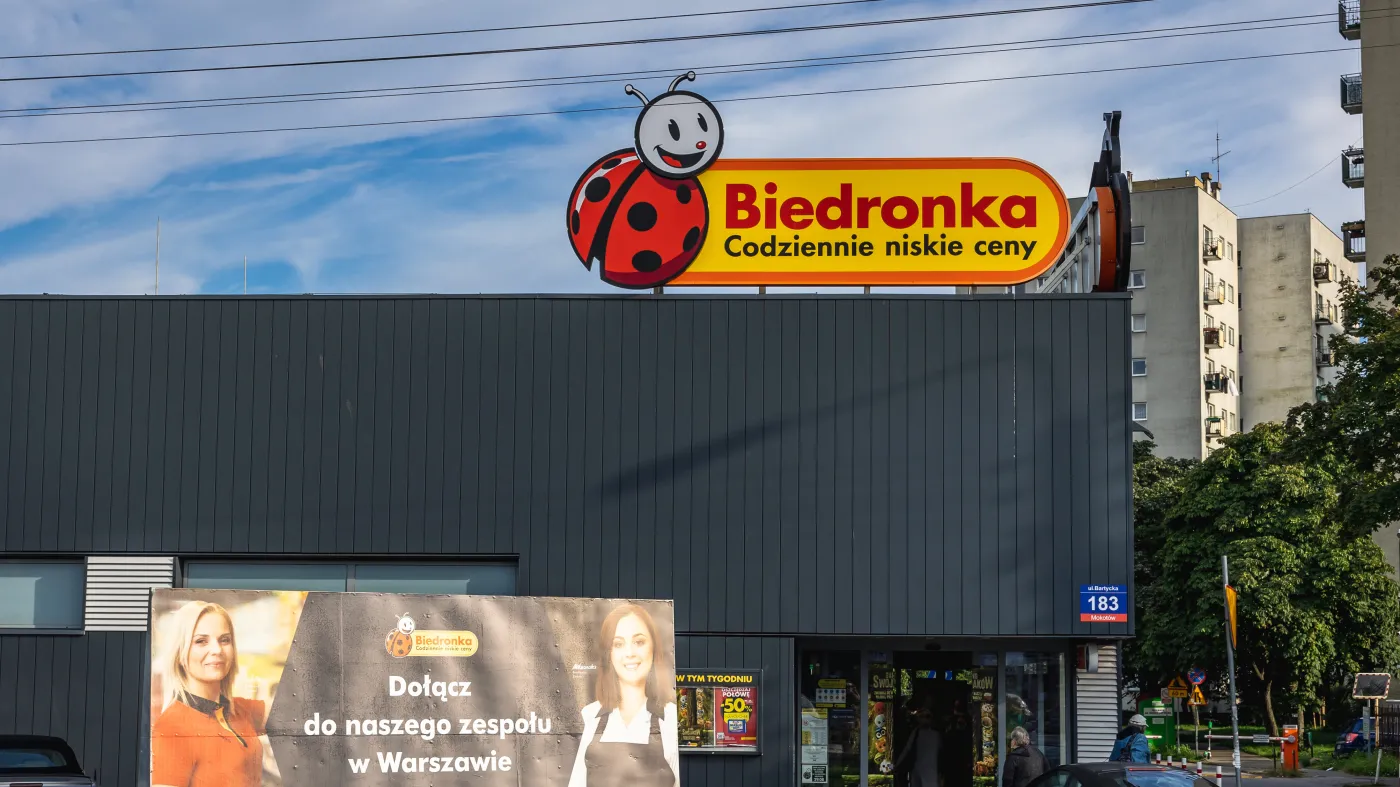 Sklep Biedronka Warszawa dyskont supermarket handel