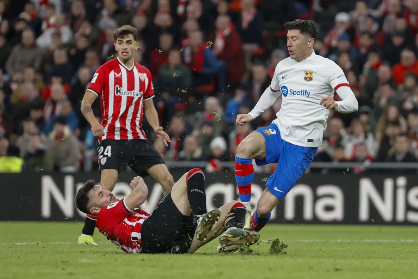 Robert Lewandowski "nakryty czapką". Barcelona nie zbliżyła się do Realu