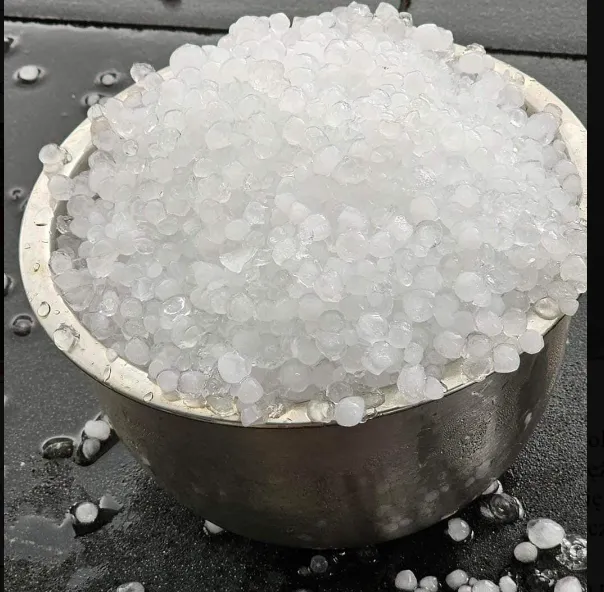 Gwałtowne burze i grad nad Polską. "Bombardowanie gradem"