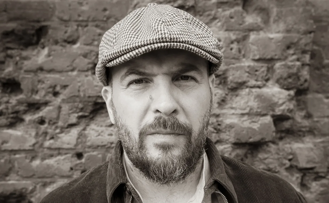 Lekcja historii nieznanej z podręczników. Zaskakująca współpraca polskiego rapera z Muzeum II Wojny Światowej