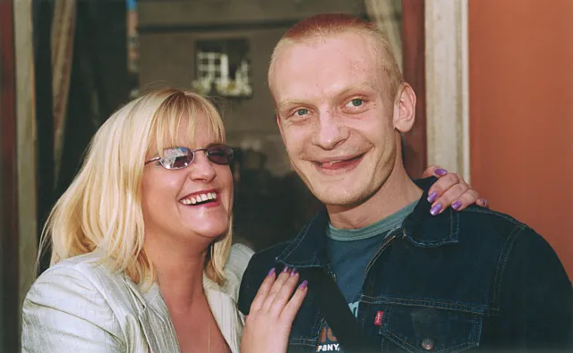 Bartosz Żukowski wspomina Marzenę Kipiel-Sztukę. Serialowa matka aktora zmarła w dniu jego urodzin