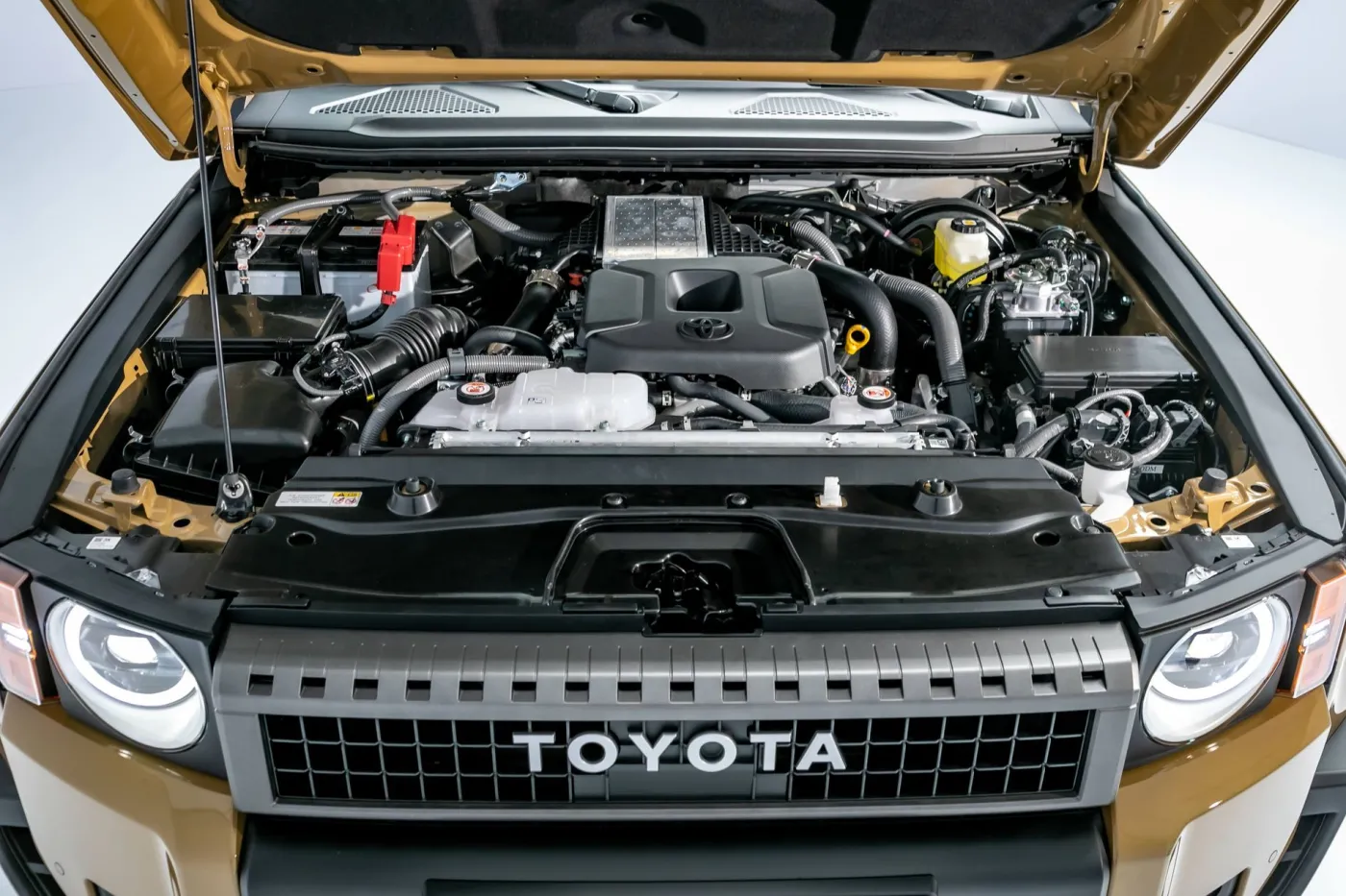 Nowa Toyota wjeżdża do Polski. Ma 205 KM i świetny styl