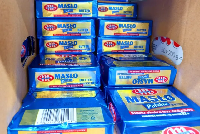 Ceny masła rosną, promocje coraz rzadsze. Dziś wyjątkowa oferta w jednej z sieci