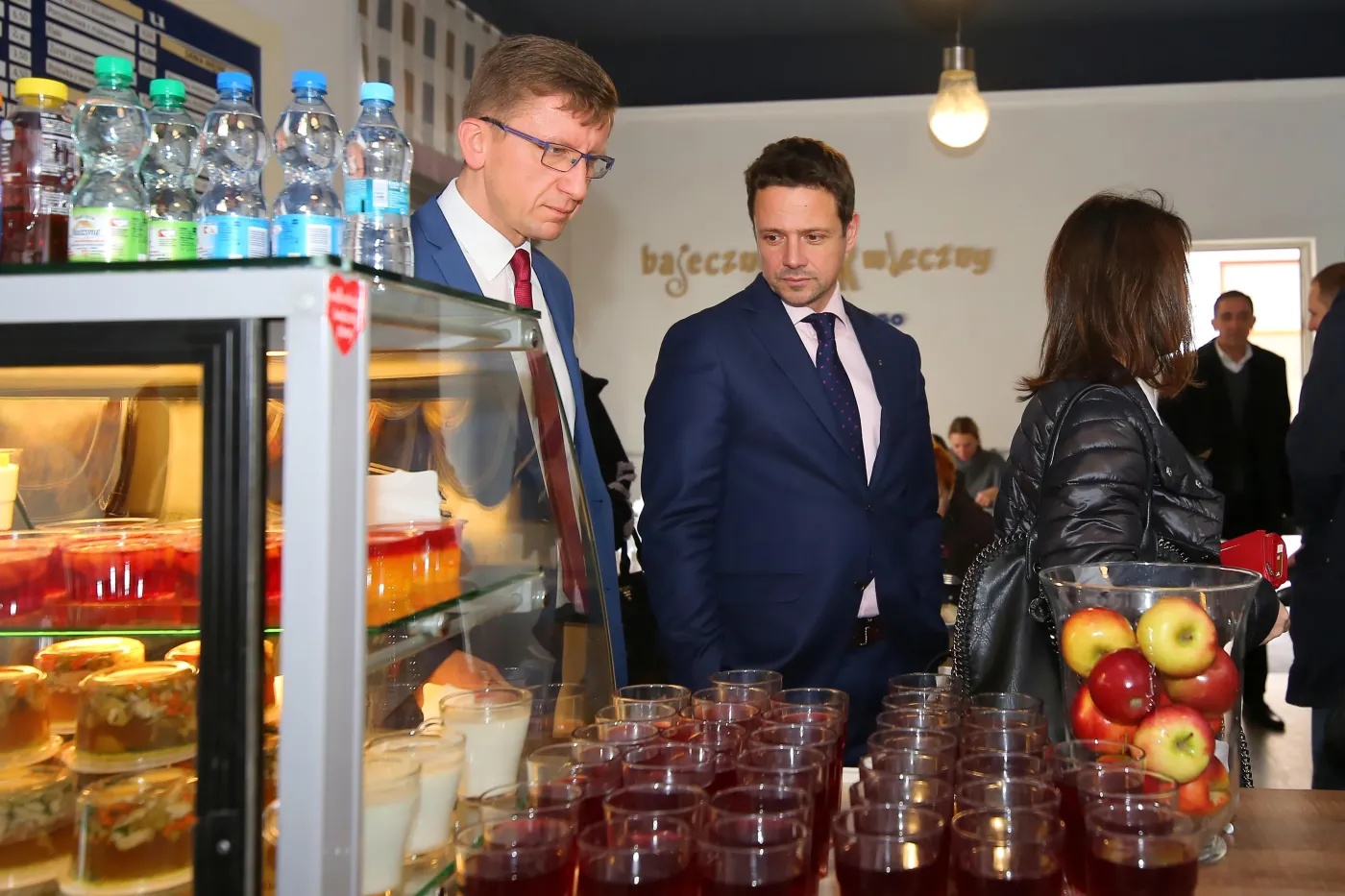 Rafał Trzaskowski w barze mlecznym