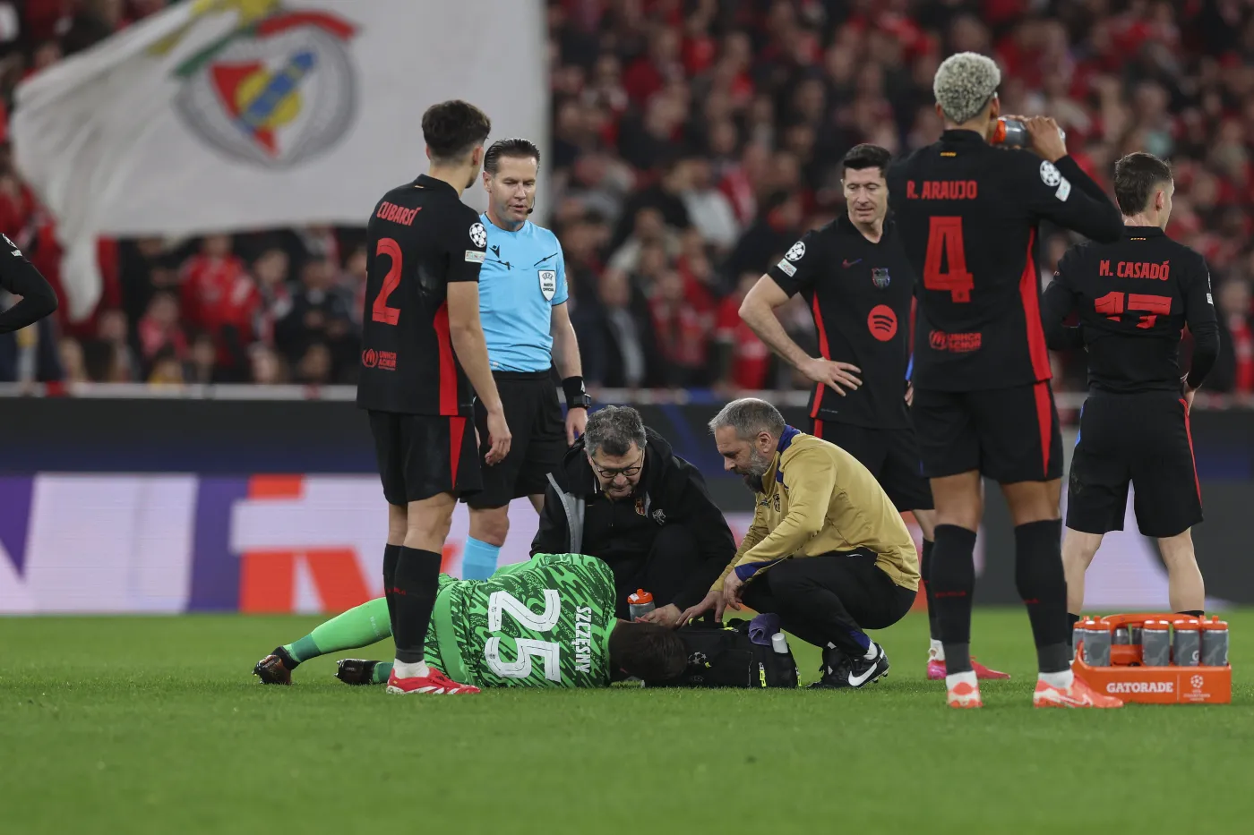 Szczęsny przeżył deja vu. Po meczu z Benficą media go nie oszczędziły