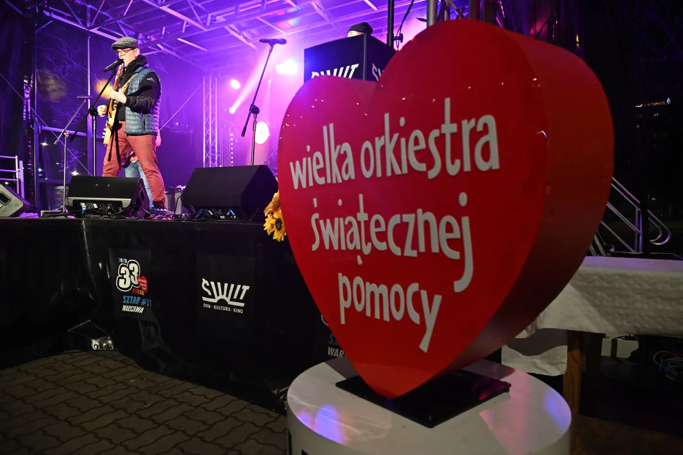 WOŚP bije kolejne rekordy. Ogromna suma zebrana na walkę z nowotworami dziecięcymi