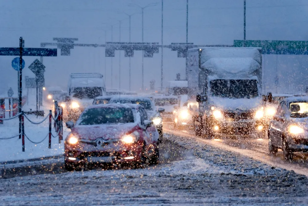 Uwaga na drogach! W prognozie deszcz ze śniegiem i mgły