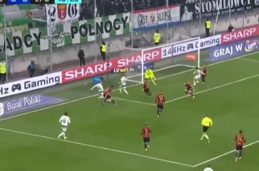 Czy ten gol powinien zostać uznany?