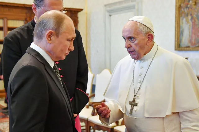 Rzymski dyplomata ujawnia: Franciszek pomylił się w sprawie Putina i Cyryla