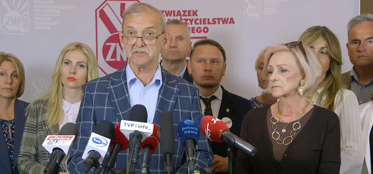 Pensje w Polsce rosną o 8 proc., nauczycieli o 3 proc. "Pogłębia się kryzys płacowy w oświacie"