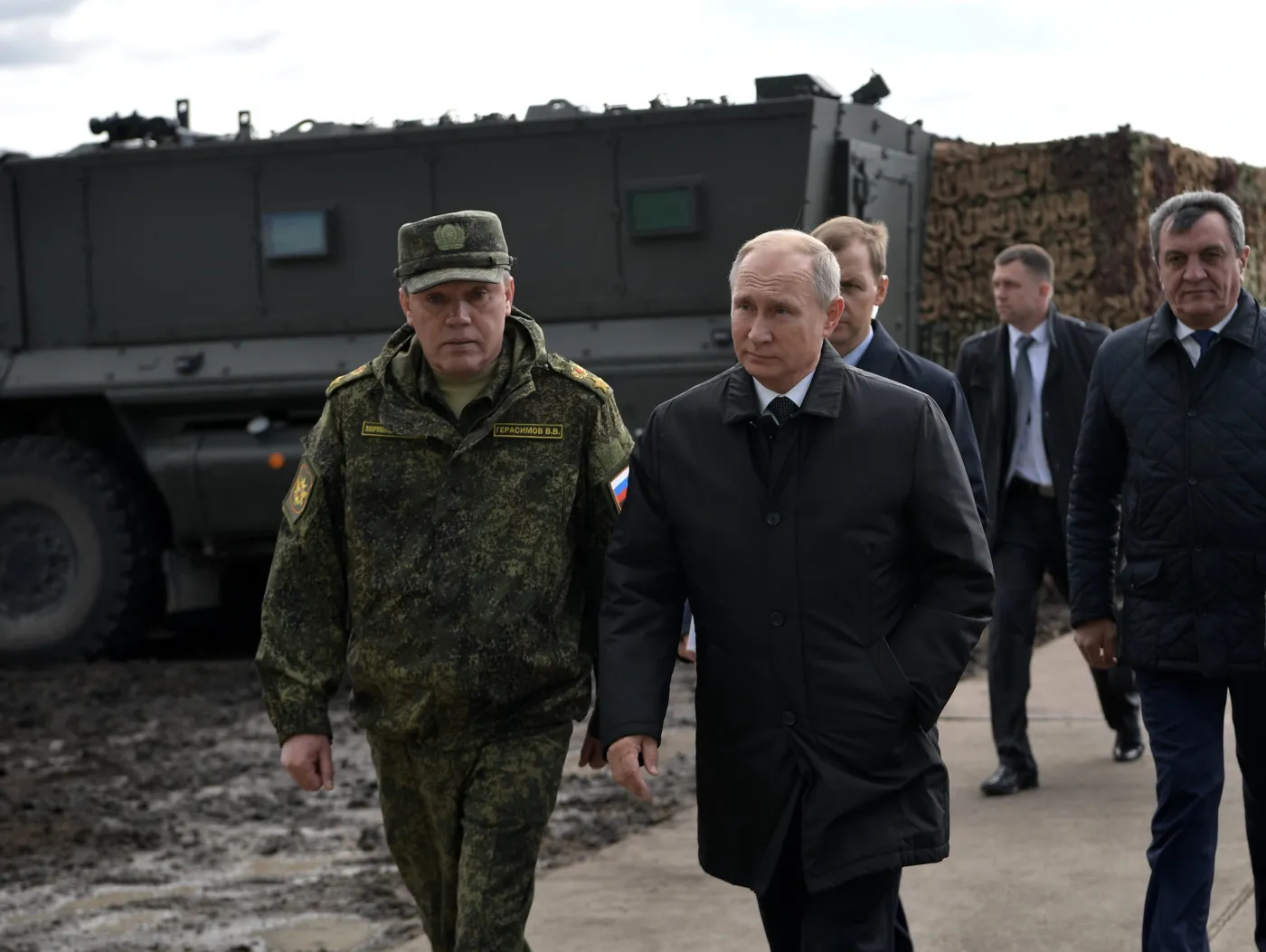 Putin zadowolony z ofensywy. Rosjanie "nacierają na całej linii frontu"