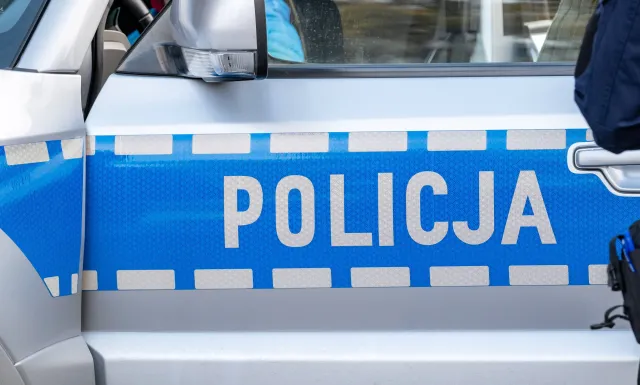 Zarzuty dla rodziców, którzy narazili dzieci na zamarznięcie. Spędzili noc w aucie w lesie