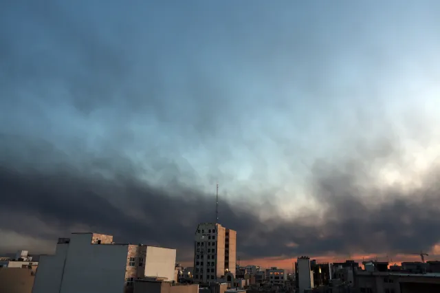 Nowe ataki na Iran. Uderzenie w lotnisko i siedzibę Zgromadzenia Ekspertów