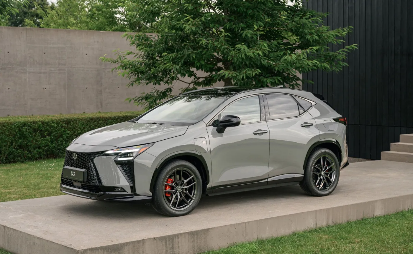 Nowy Lexus NX 450h+ w wersji F SPORT