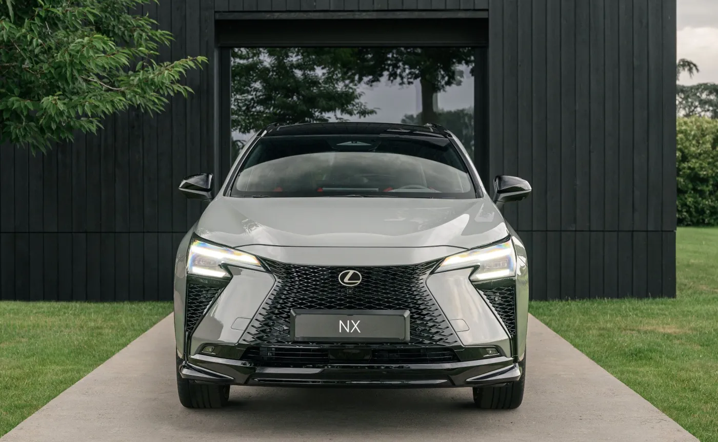 Nowy Lexus NX 450h+ w wersji F SPORT