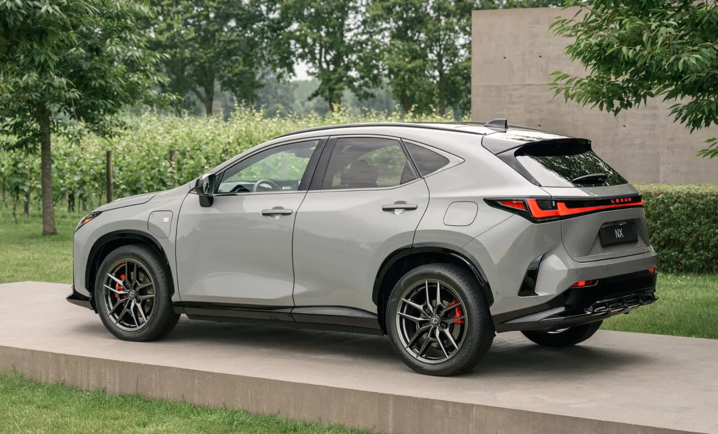 Nowy Lexus NX 450h+ w wersji F SPORT
