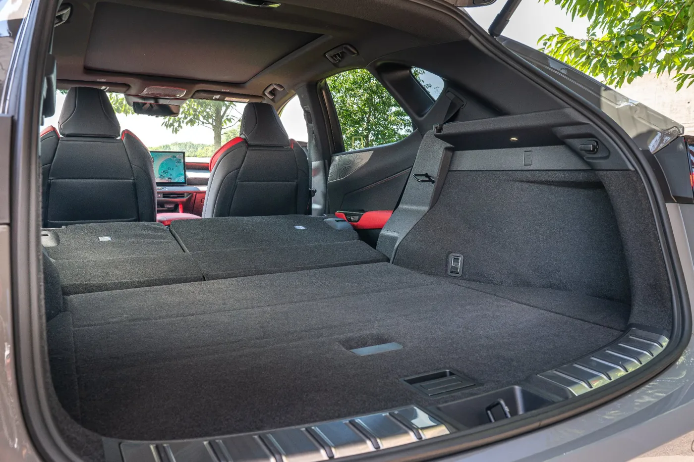 Nowy Lexus NX 450h+ w wersji F SPORT