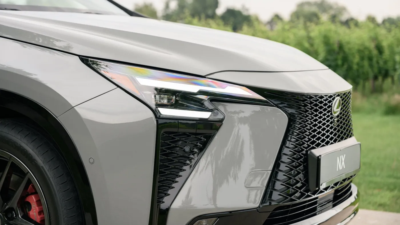 Nowy Lexus NX 450h+ w wersji F SPORT