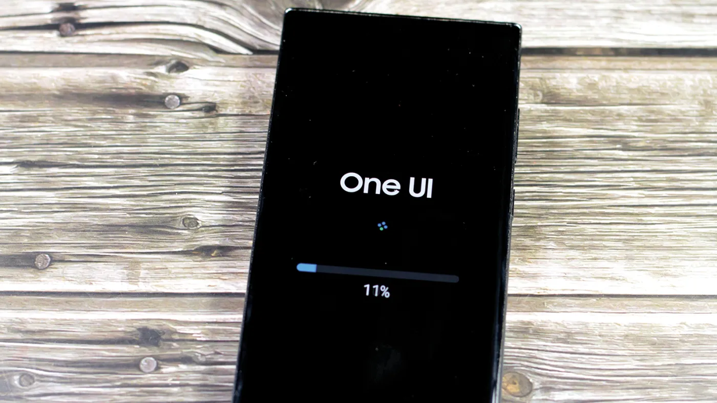 Samsung Galaxy z interfejsem One UI