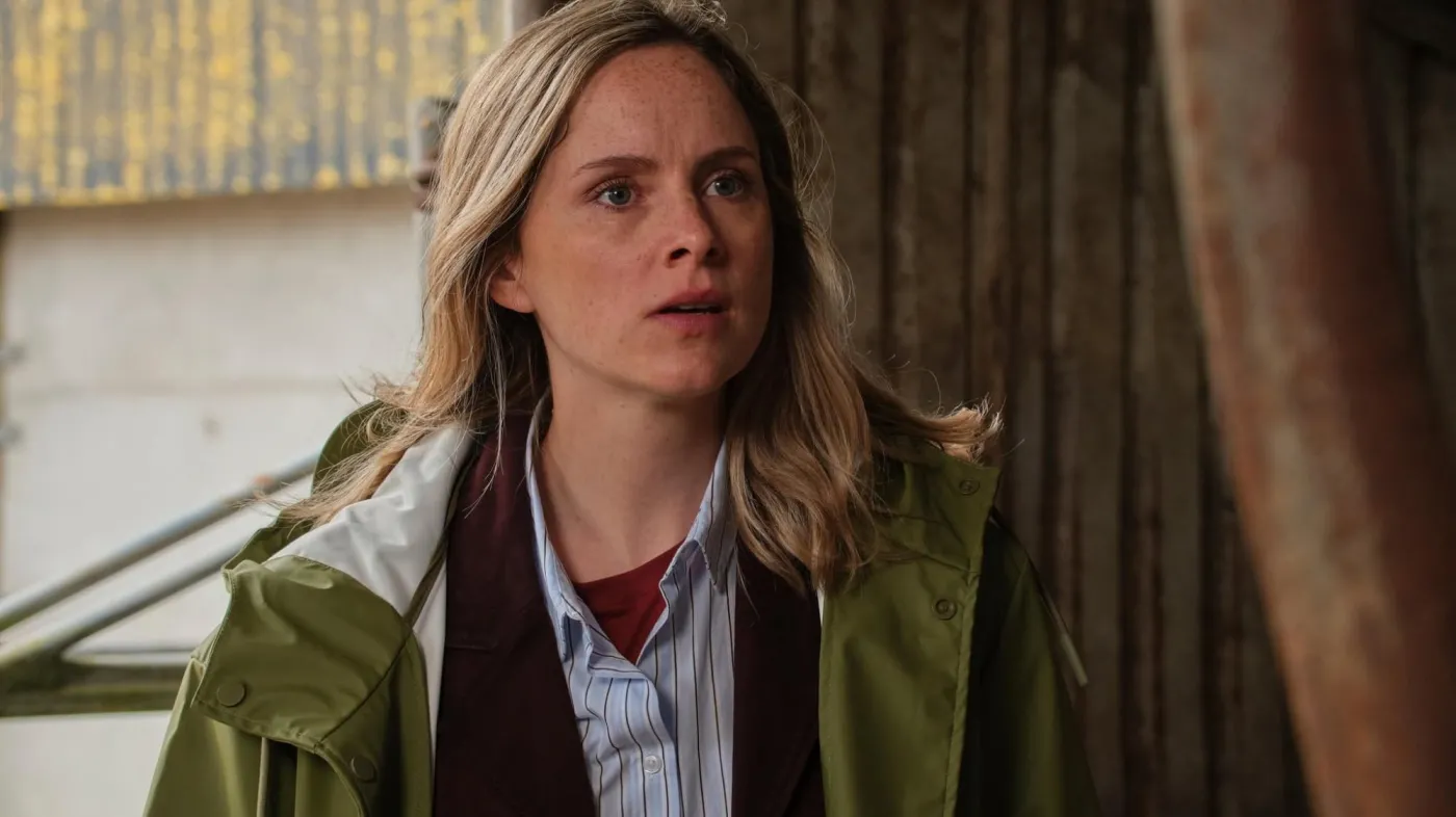 Sophie Rundle w serialu "Po powodzi"