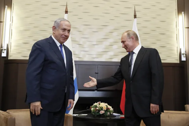 Układ Netanjahu-Putin ws. narracji o II wojnie światowej? W tle uwięziona obywatelka Izraela